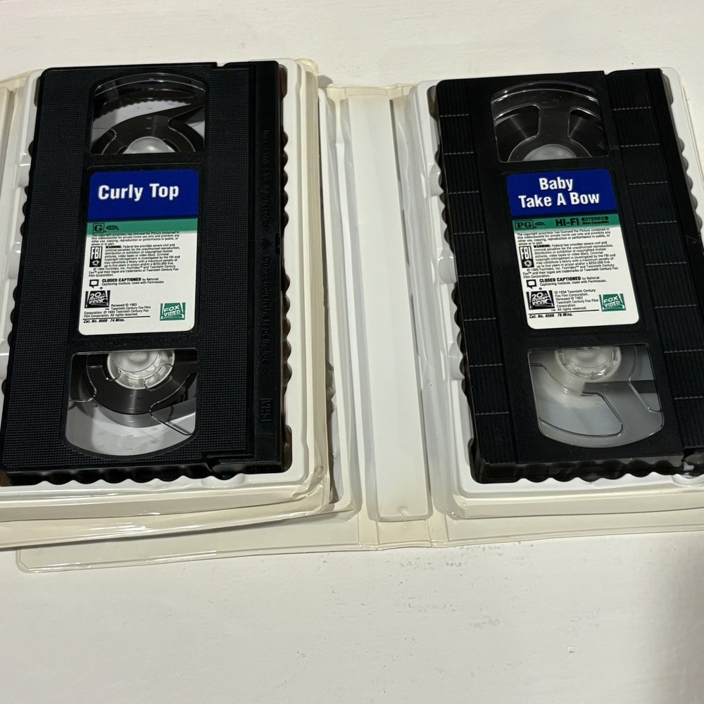 VHS Shirley Temple Lot Of 2 -Curly Top/Baby Take A Bow-Clamshell Case Tested - Picture 3 of 10